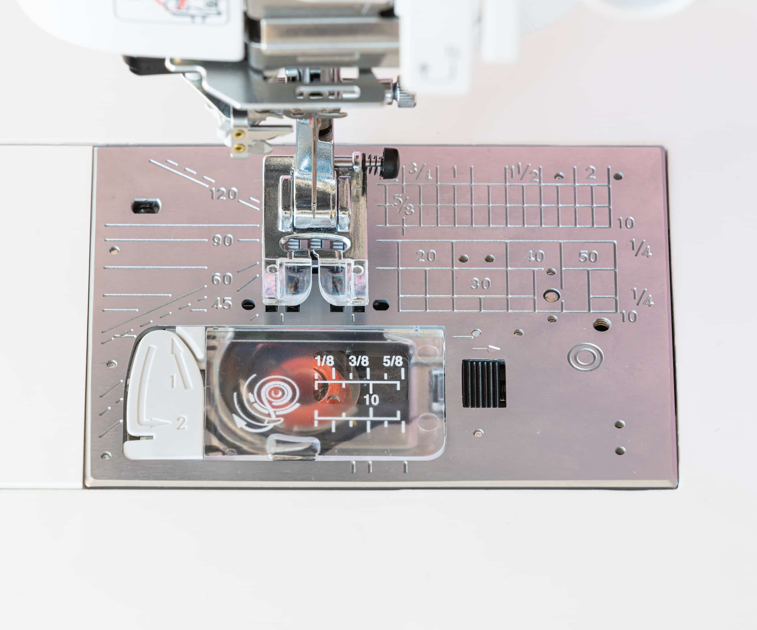 elna-excellence-790pro-machine-coudre-400-points-9-mm image 8