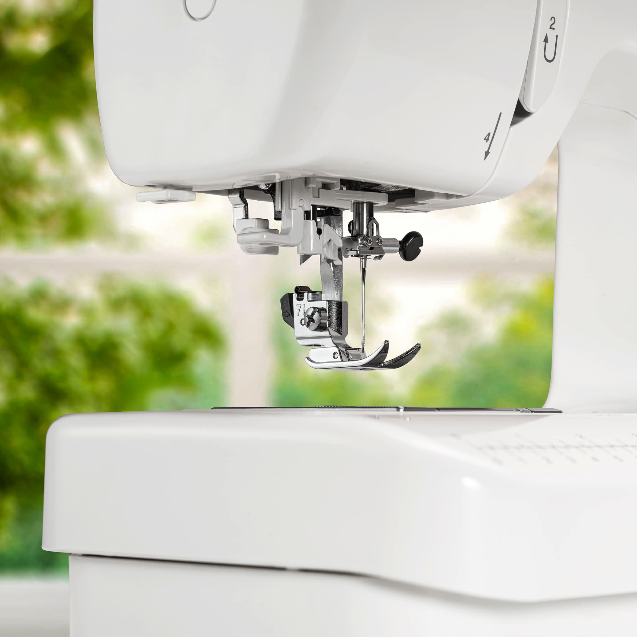 elna-explore-340s-machine-coudre-23-points-boutonni-re image 6