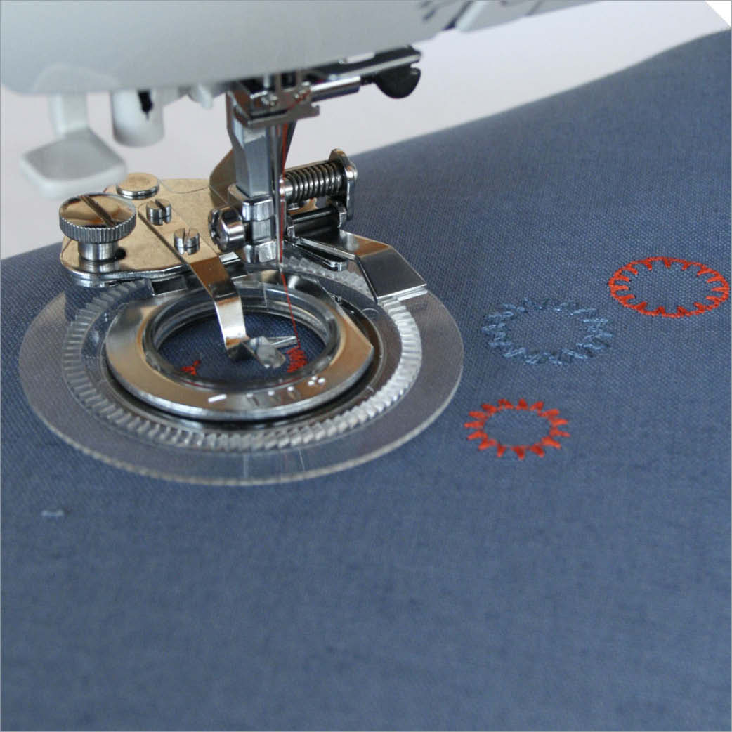 elna-explore-pied-fleurs-flower-stitcher-pied-de-biche-d-coratif image 2