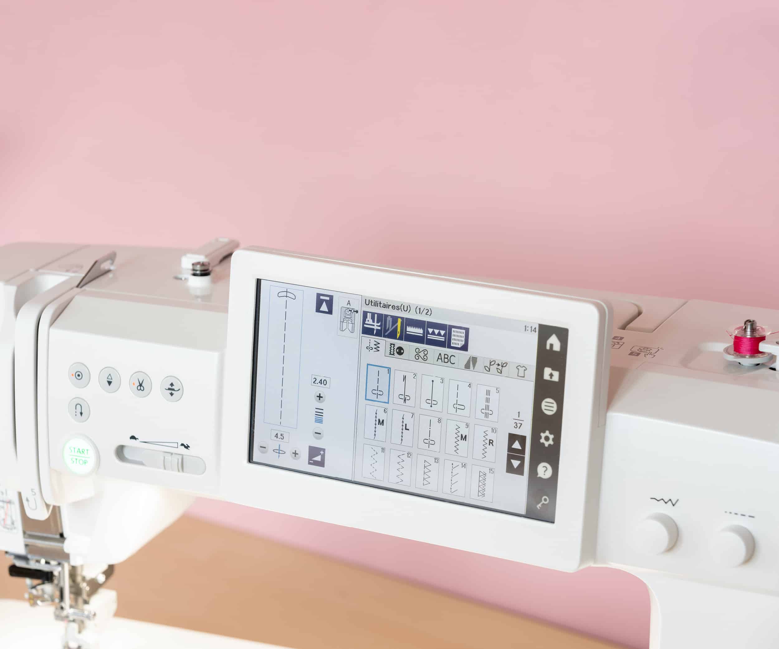 elna-excellence-790pro-machine-coudre-dressmaker-edition image 6