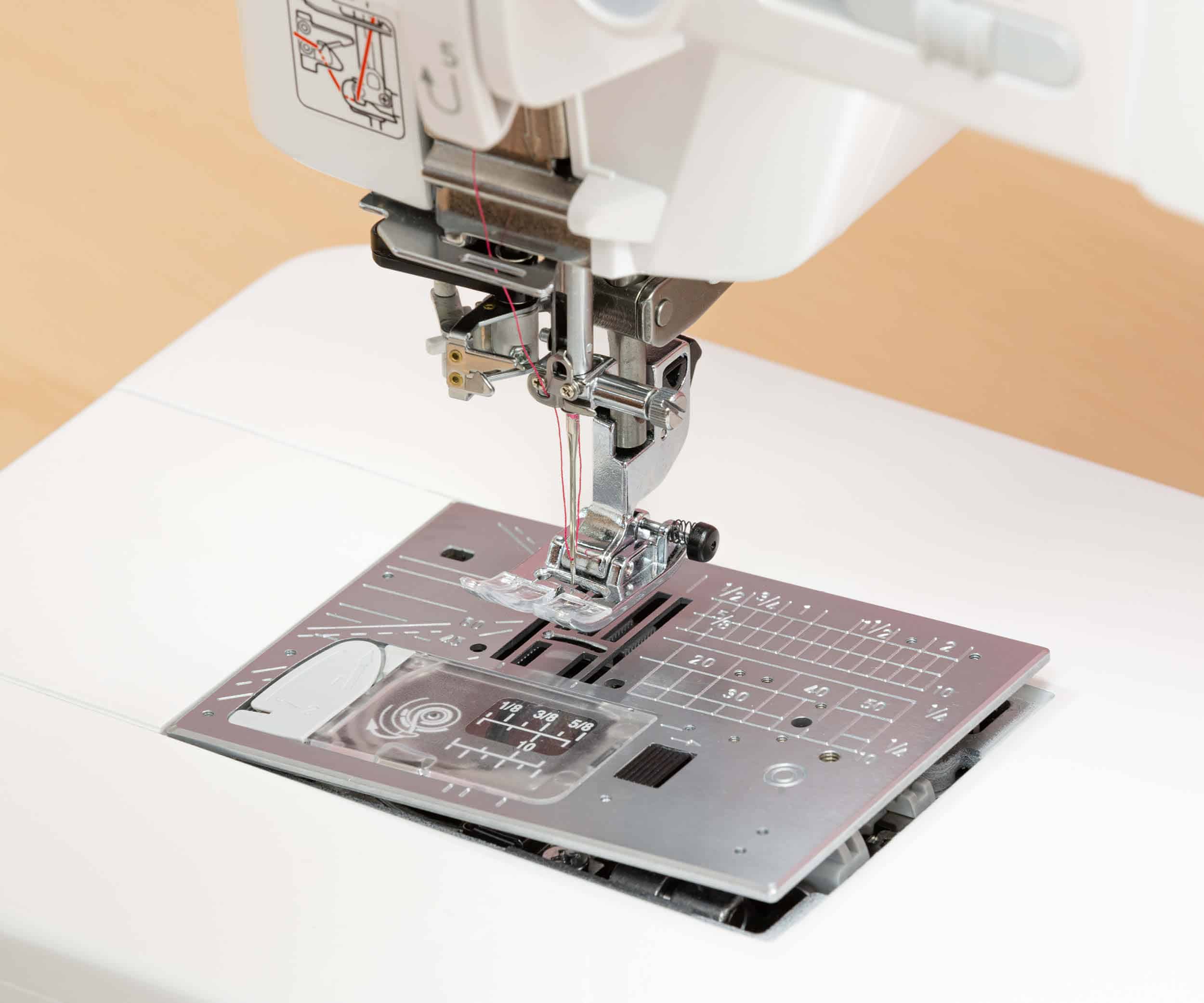 elna-excellence-790pro-machine-coudre-dressmaker-edition image 7