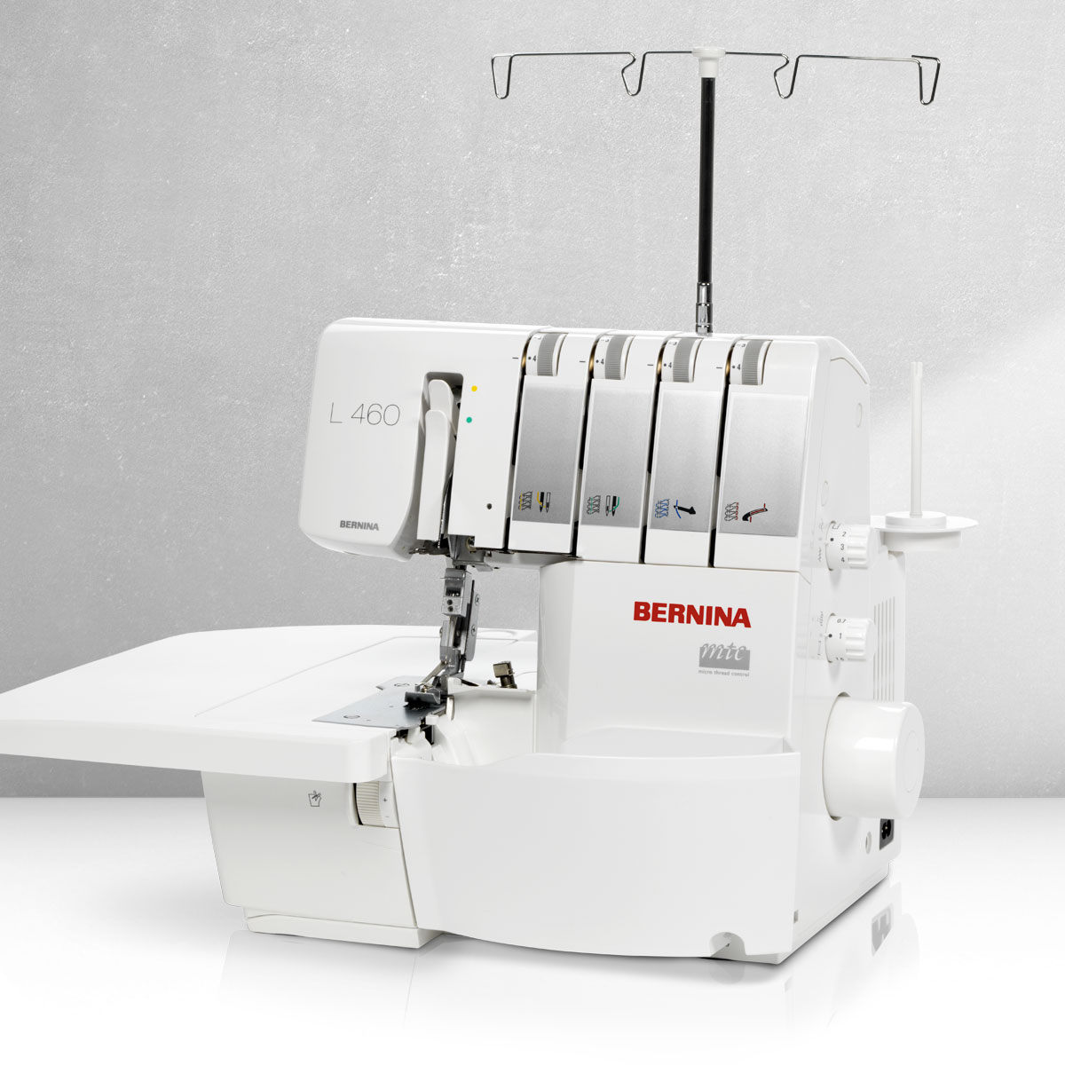 bernina-l-460-surjeteuse-2-4-fils-fhs-back-kick image 2