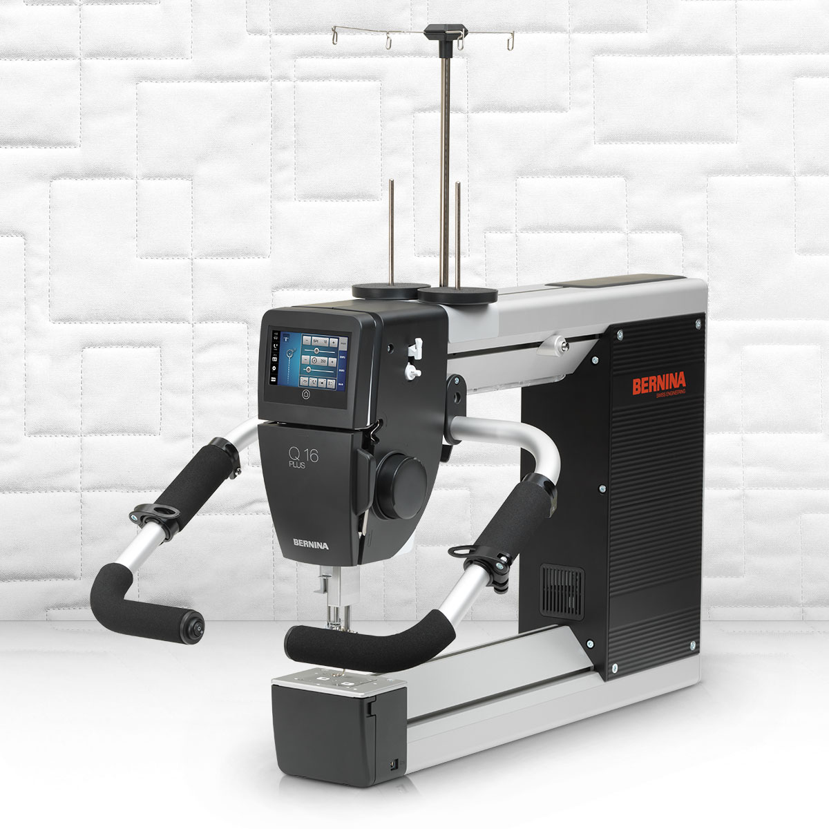 bernina-q-series-q-16-quilteuse-bras-long-cadre-studio image 2