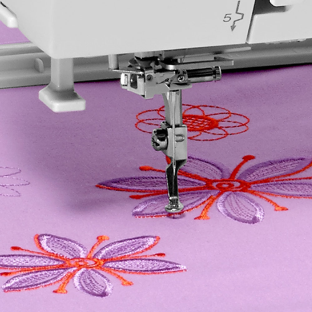 elna-expressive-830l-machine-broder-200x360-mm-180-motifs image 7