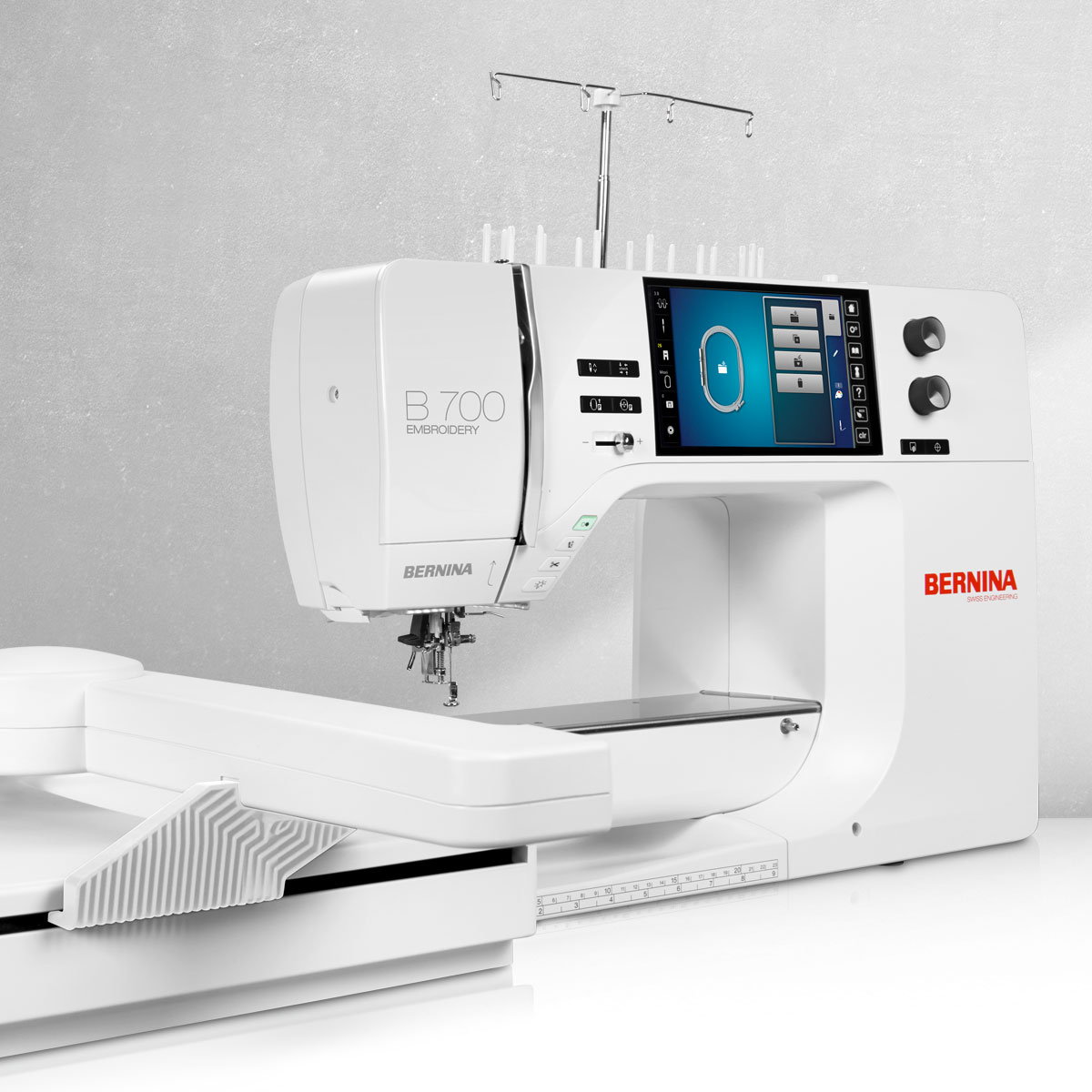 bernina-700-brodeuse-module-inclus-cadre-midi image 3