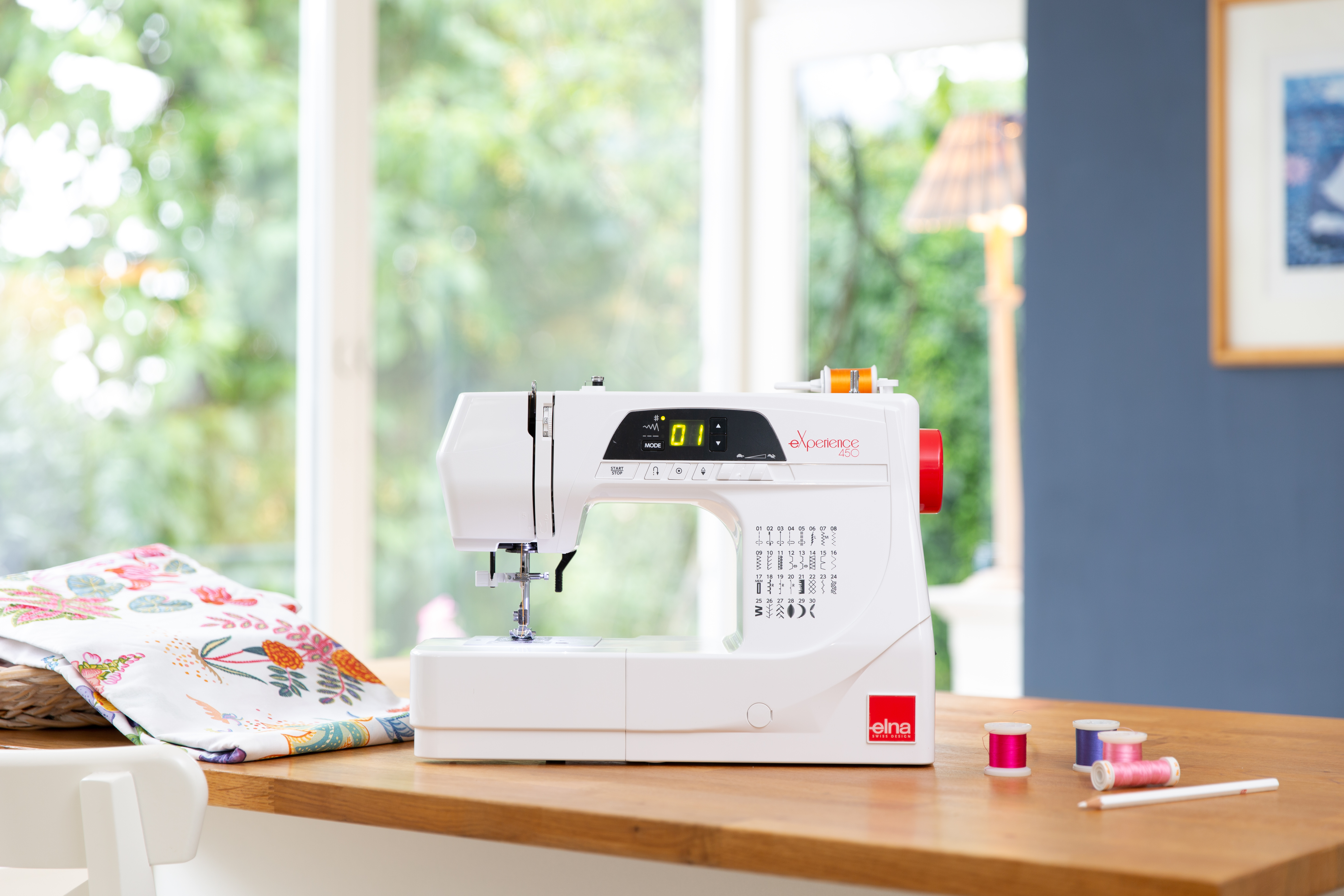 elna-experience-450-machine-lectronique-30-points image 2