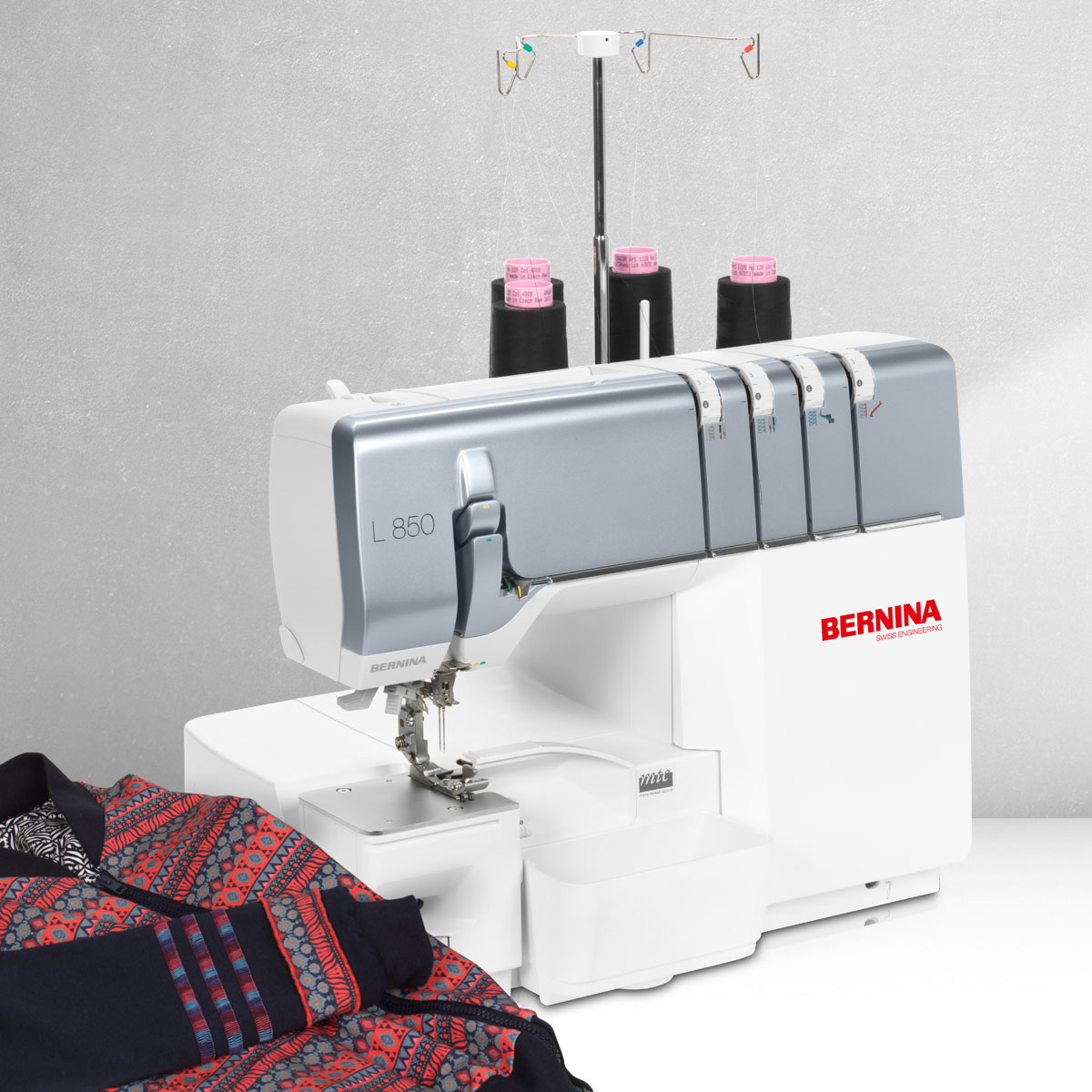 bernina-l-850-surjeteuse-enfileur-air-bras-libre image 4