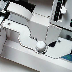 elna-extend-support-fixation-surjeteuse-accessoires-guides image 2